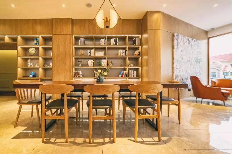 هتل Hanting  Qingdao Zhanqiao Railway Station