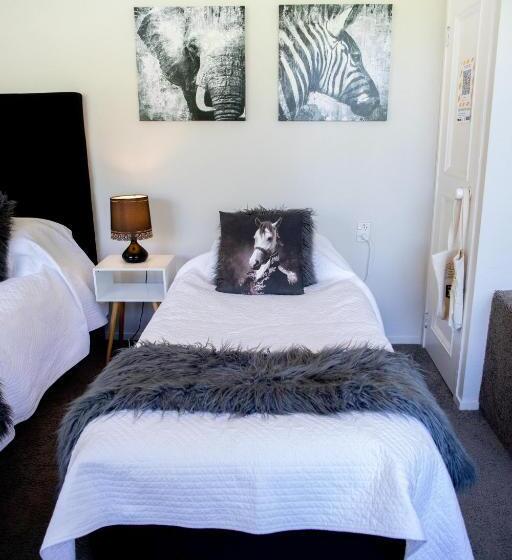 مبيت وإفطار Swan House