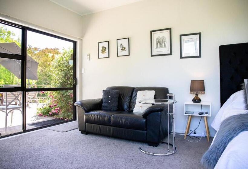 مبيت وإفطار Swan House