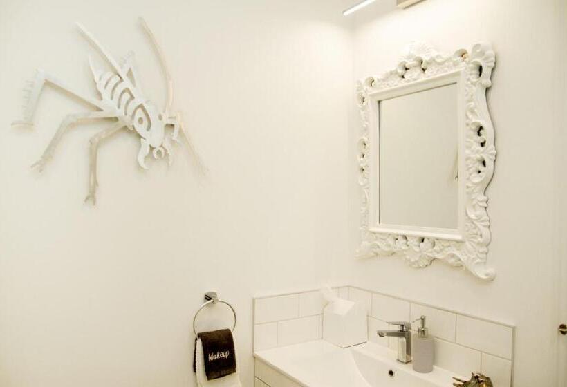 مبيت وإفطار Swan House