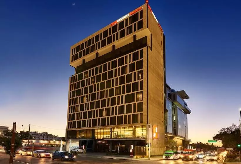 ホテル City Express Suites By Marriott Tijuana Rio