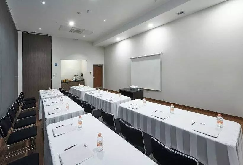 ホテル City Express Suites By Marriott Tijuana Rio