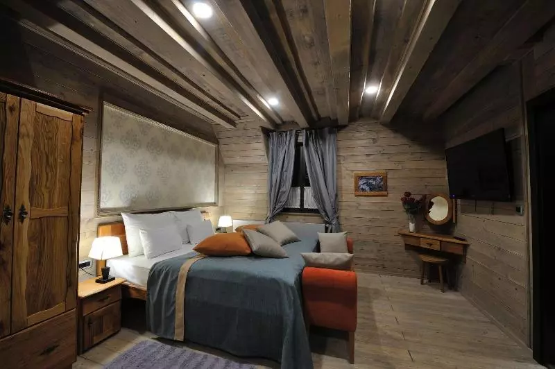 Hotelli Ethno Houses Plitvice Lakes