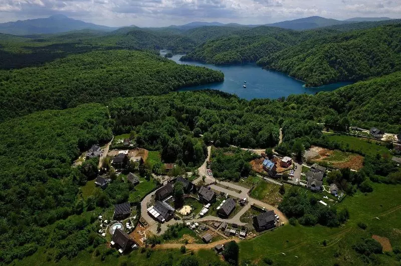 Hotelli Ethno Houses Plitvice Lakes