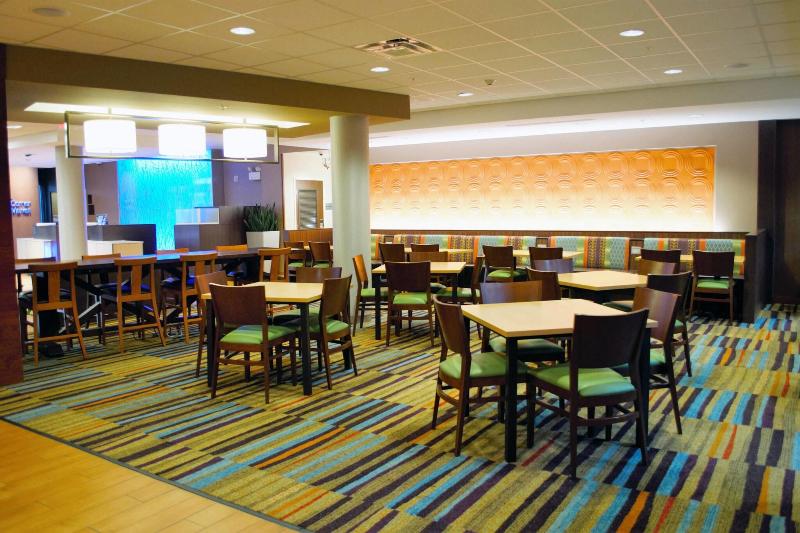 Отель Fairfield Inn & Suites By Marriott Stroudsburg Bartonsville/poconos