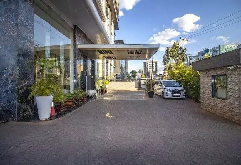 ホテル Golden Tulip Westlands Nairobi