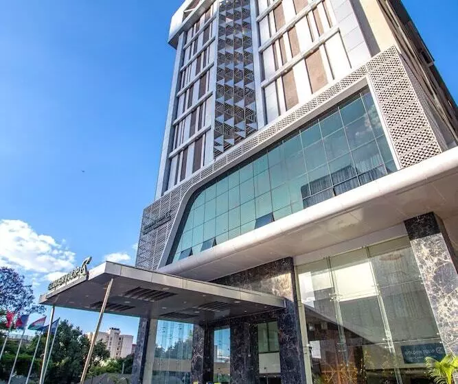 ホテル Golden Tulip Westlands Nairobi