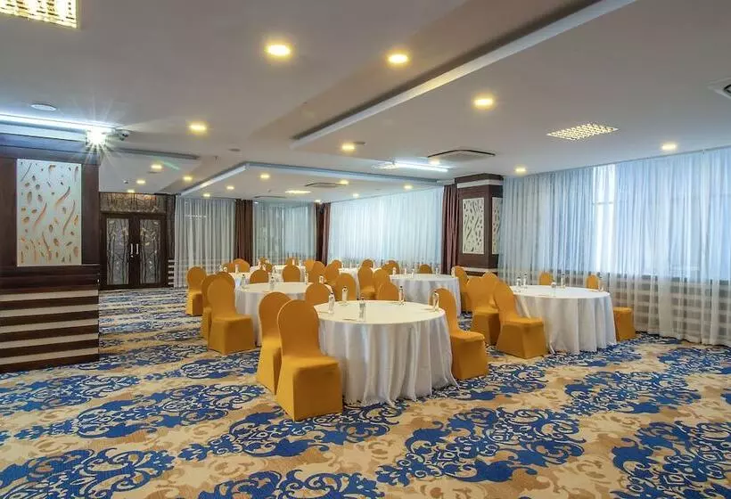 ホテル Golden Tulip Westlands Nairobi