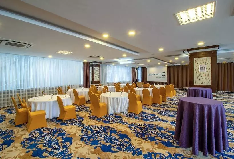 ホテル Golden Tulip Westlands Nairobi
