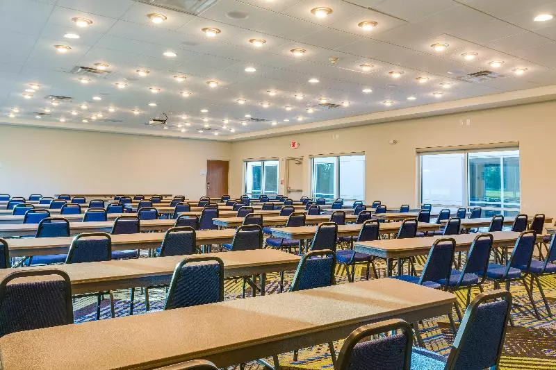 ホテル Holiday Inn Express & Suites Russellville, An Ihg