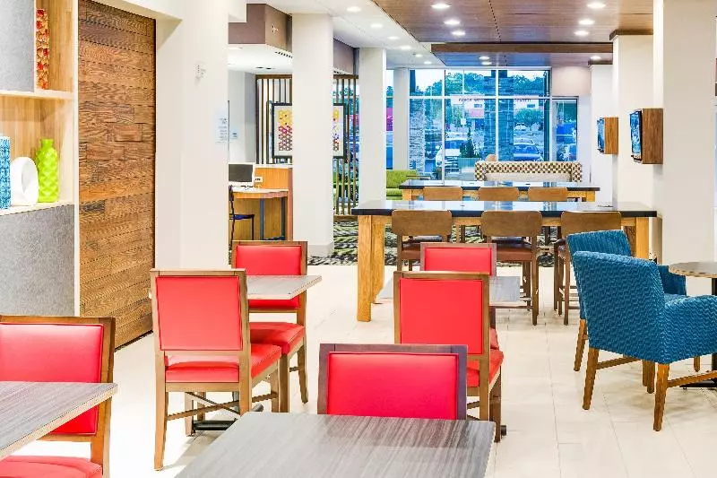 ホテル Holiday Inn Express & Suites Russellville, An Ihg