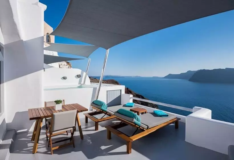 ホテル Maregio Suites