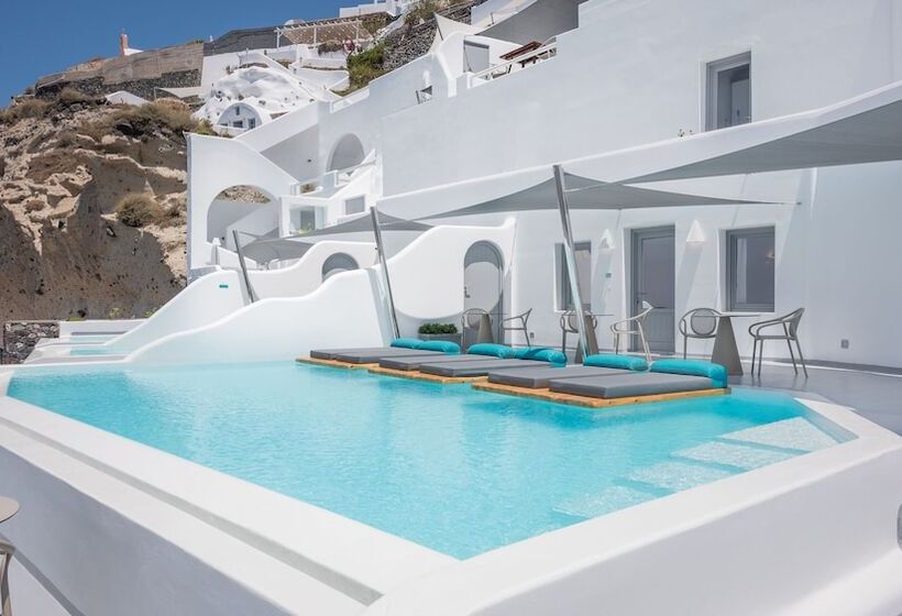 ホテル Maregio Suites