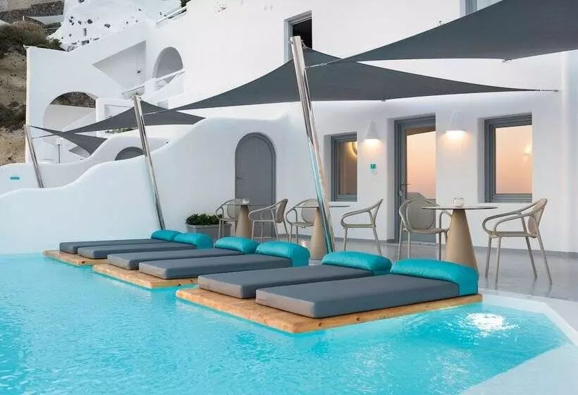 ホテル Maregio Suites