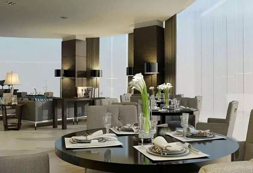 ホテル Melia Makassar