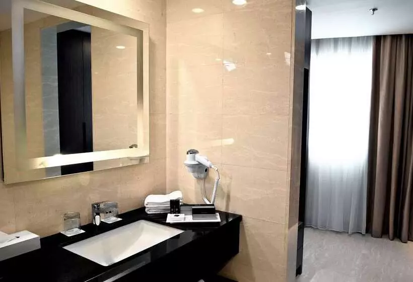 ホテル Melia Makassar