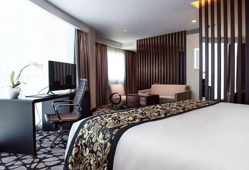 ホテル Melia Makassar