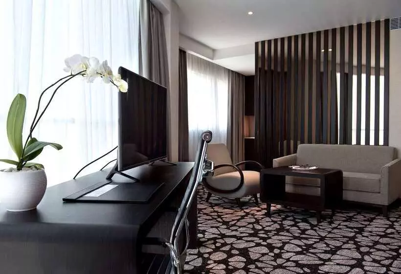 ホテル Melia Makassar