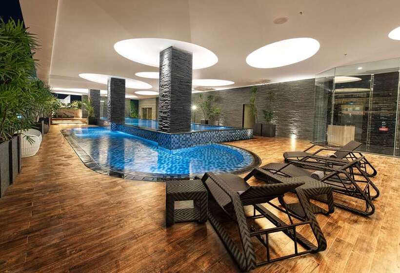 בית מלון כפרי Melia Makassar