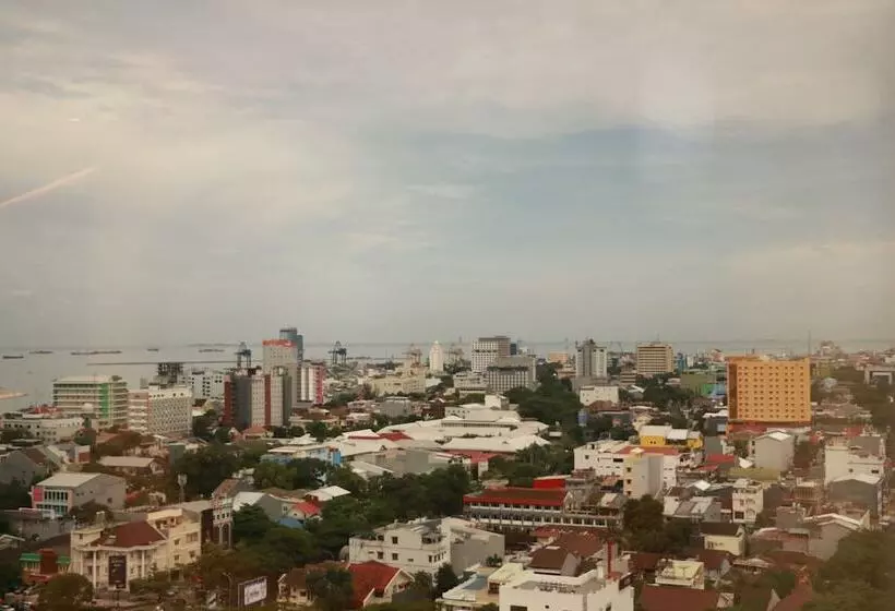 ホテル Melia Makassar