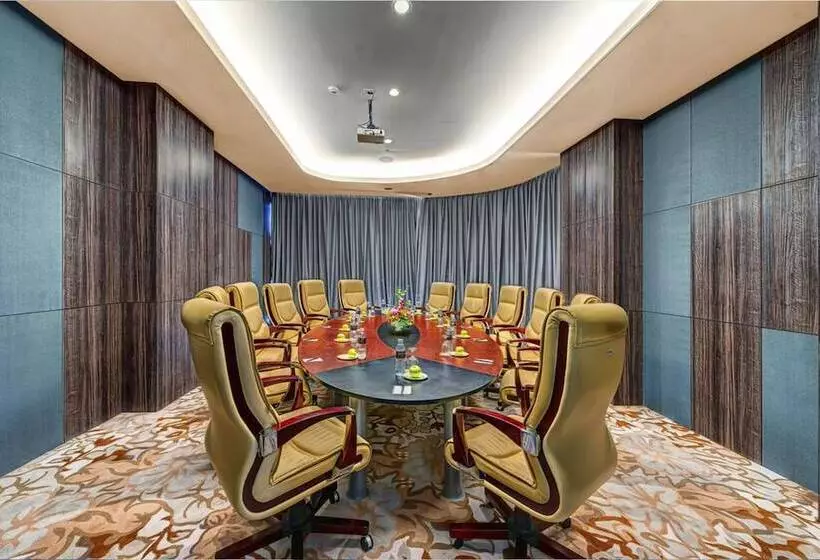 ホテル Melia Makassar