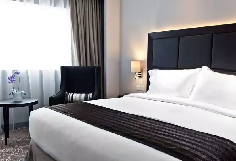 ホテル Melia Makassar