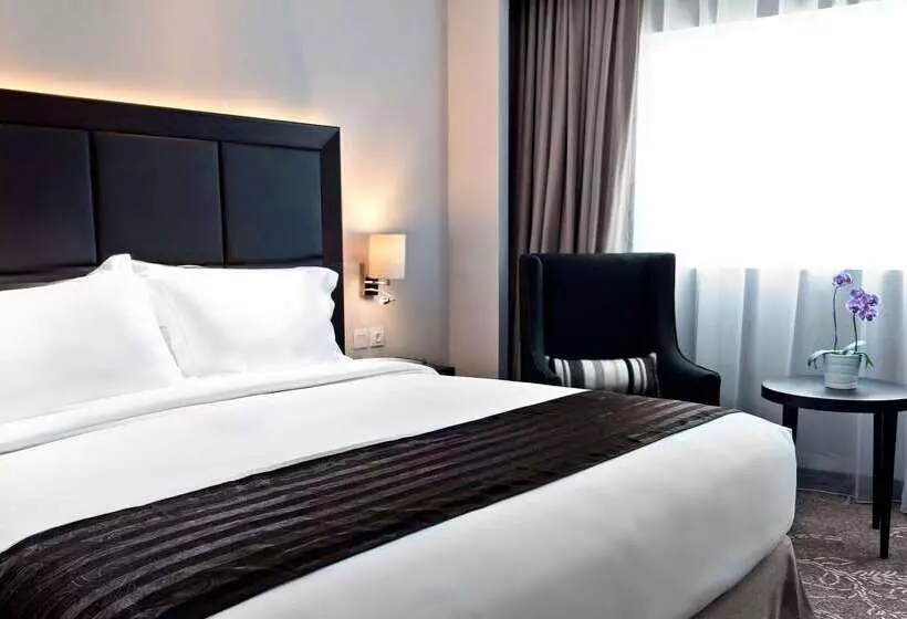 ホテル Melia Makassar