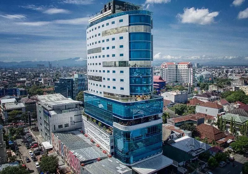 ホテル Melia Makassar