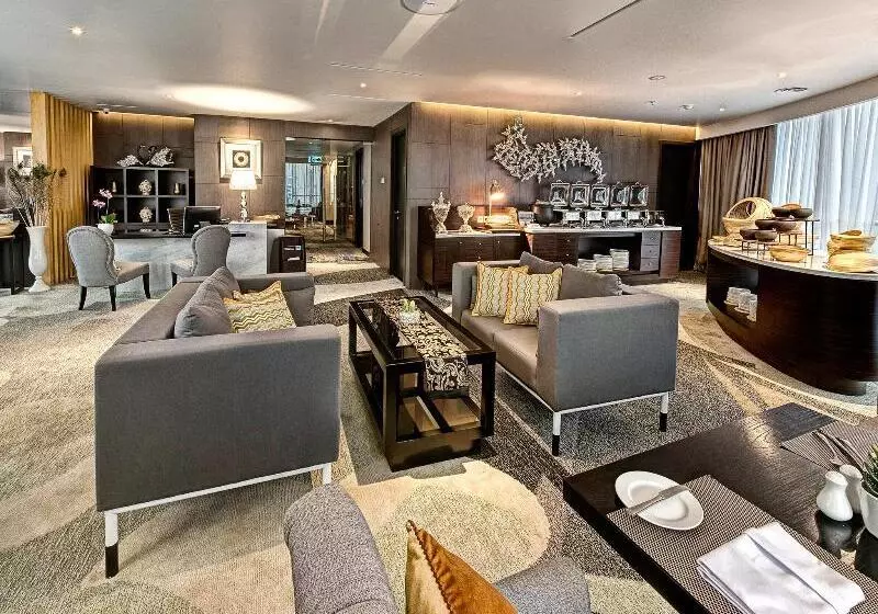 ホテル Melia Makassar