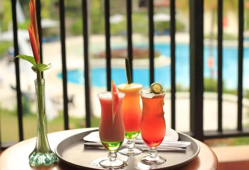 ホテル Manado Tateli Resort And Convention