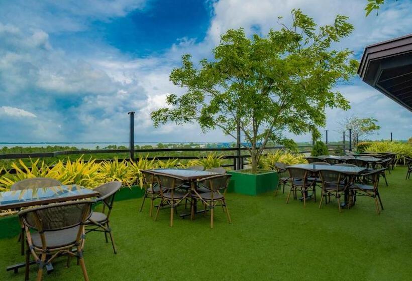 فندق Sasha Transit