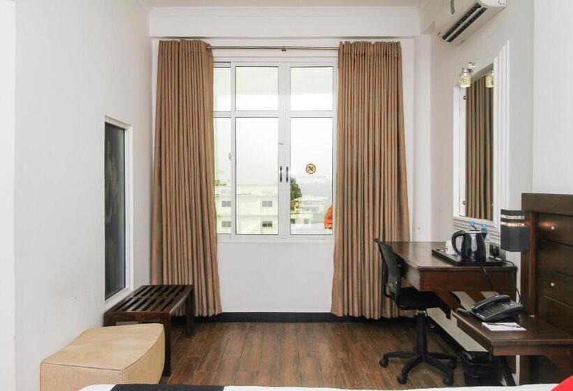 فندق Sasha Transit