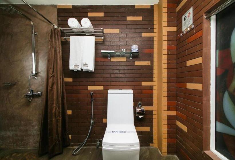 فندق Sasha Transit