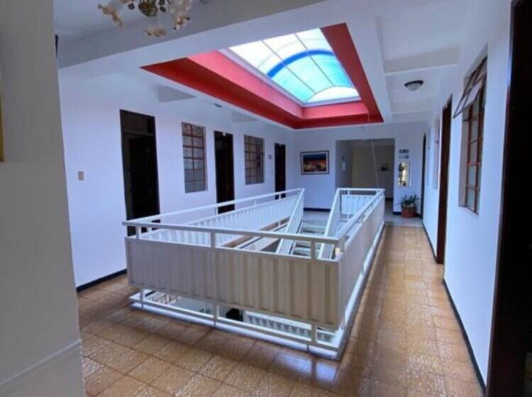 هتل Selecta Colonial