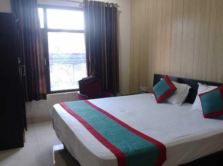 ホテル J P Regency