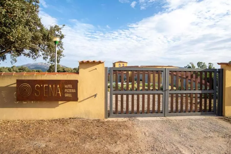 Hotelli S'Ena