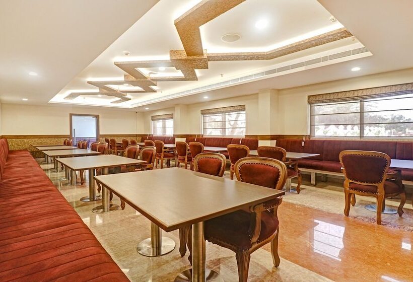 Hotel Treebo Premium Vahada