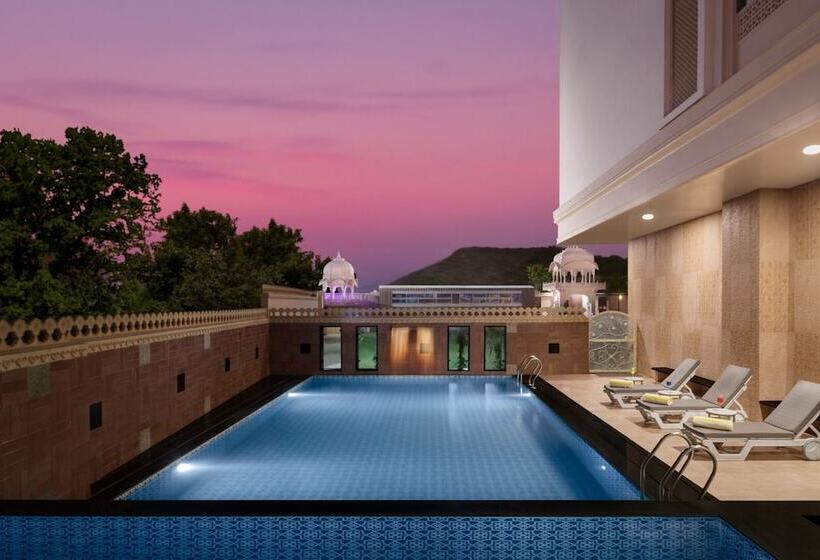 Justa Ssatva Resort & Convention Centre, Udiapur