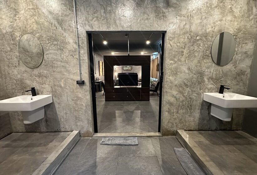 Premier Hostel Chiang Mai