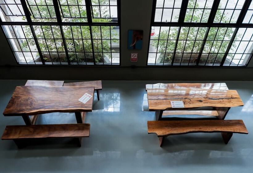 Premier Hostel Chiang Mai