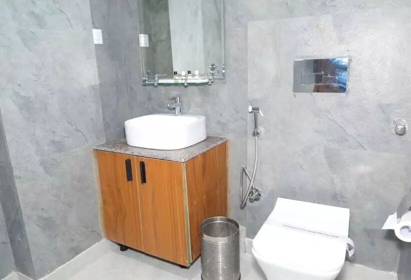Sarla Hotel Inn