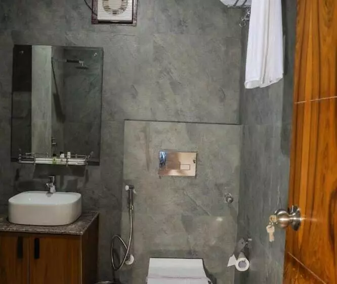 Sarla Hotel Inn