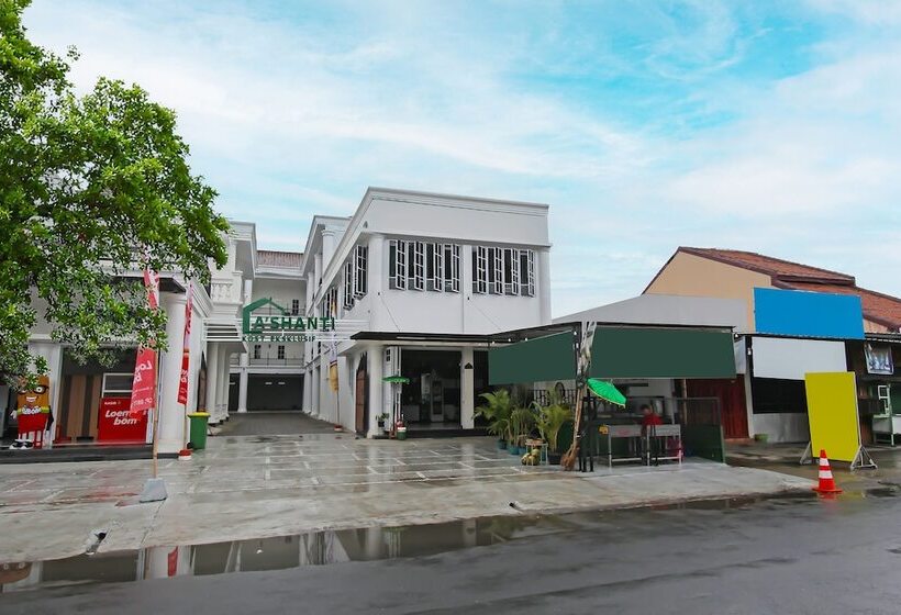 Hotel Capital O 92105 A'shanti Inn