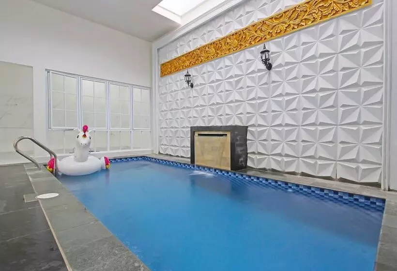 Hotelli Capital O 92105 A'shanti Inn