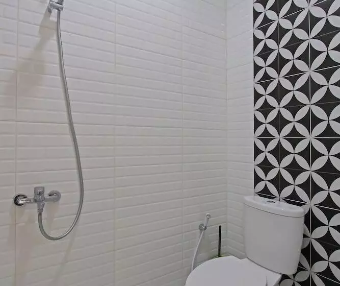 Hotelli Capital O 92105 A'shanti Inn