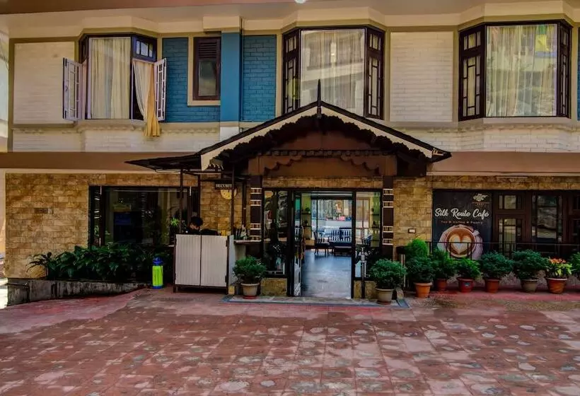 هتل Muscatel Grand Silkroute 300 Mts Mg Marg
