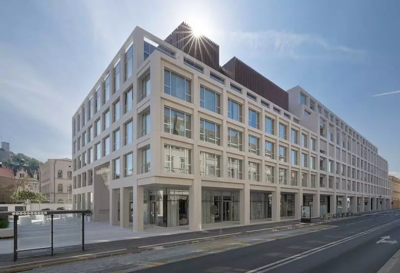 هتل Occidental Ljubljana