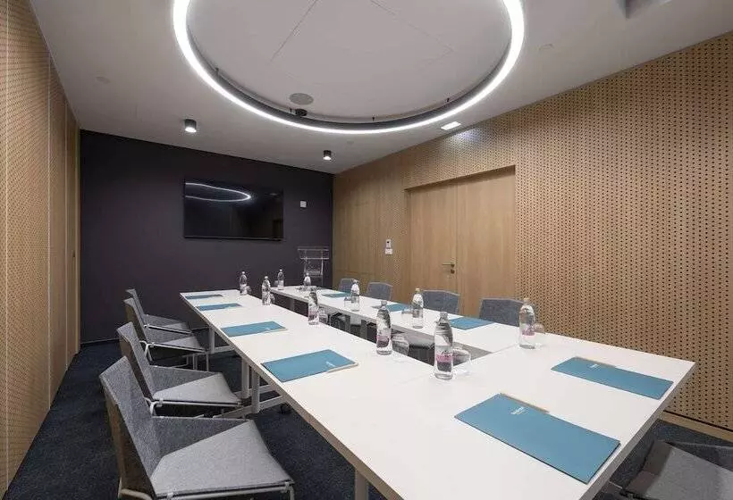 هتل Occidental Ljubljana