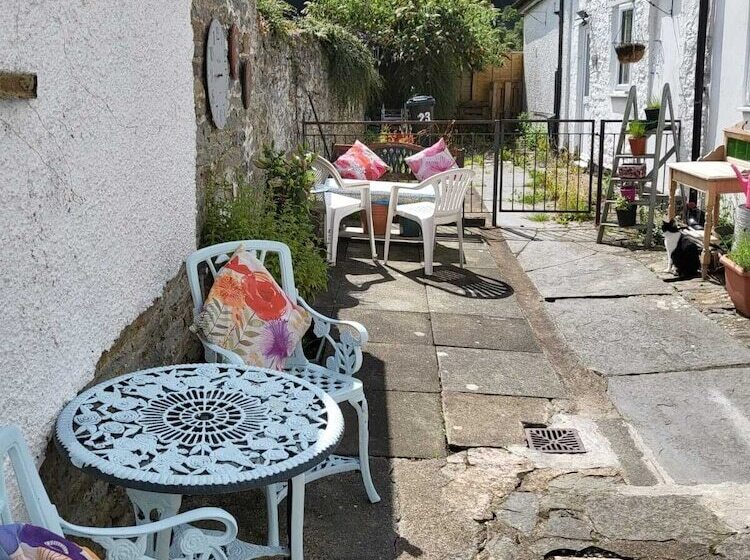 Bed and Breakfast 23a High St