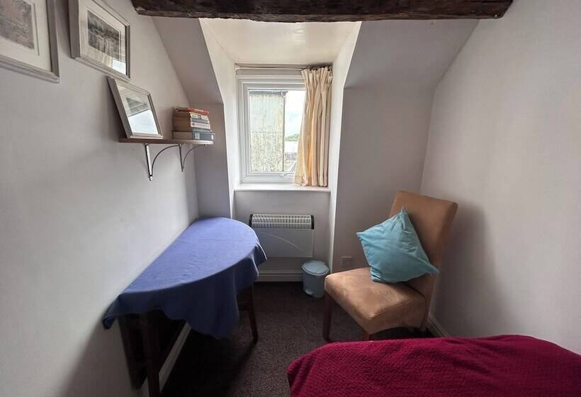 Bed and Breakfast 23a High St